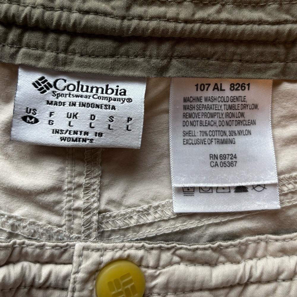 Columbia Women’s Khaki Cargo Capris – Size M - Picture 5 of 8